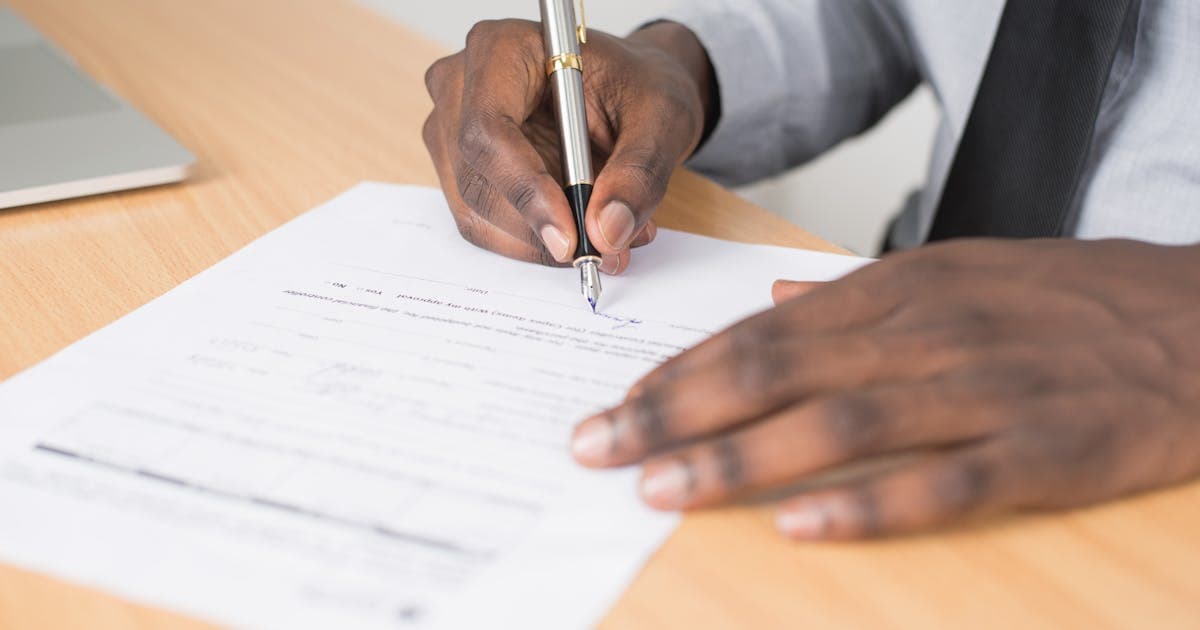 How to Make a Strong Offer on a House in 2026 (8 Winning Strategies)